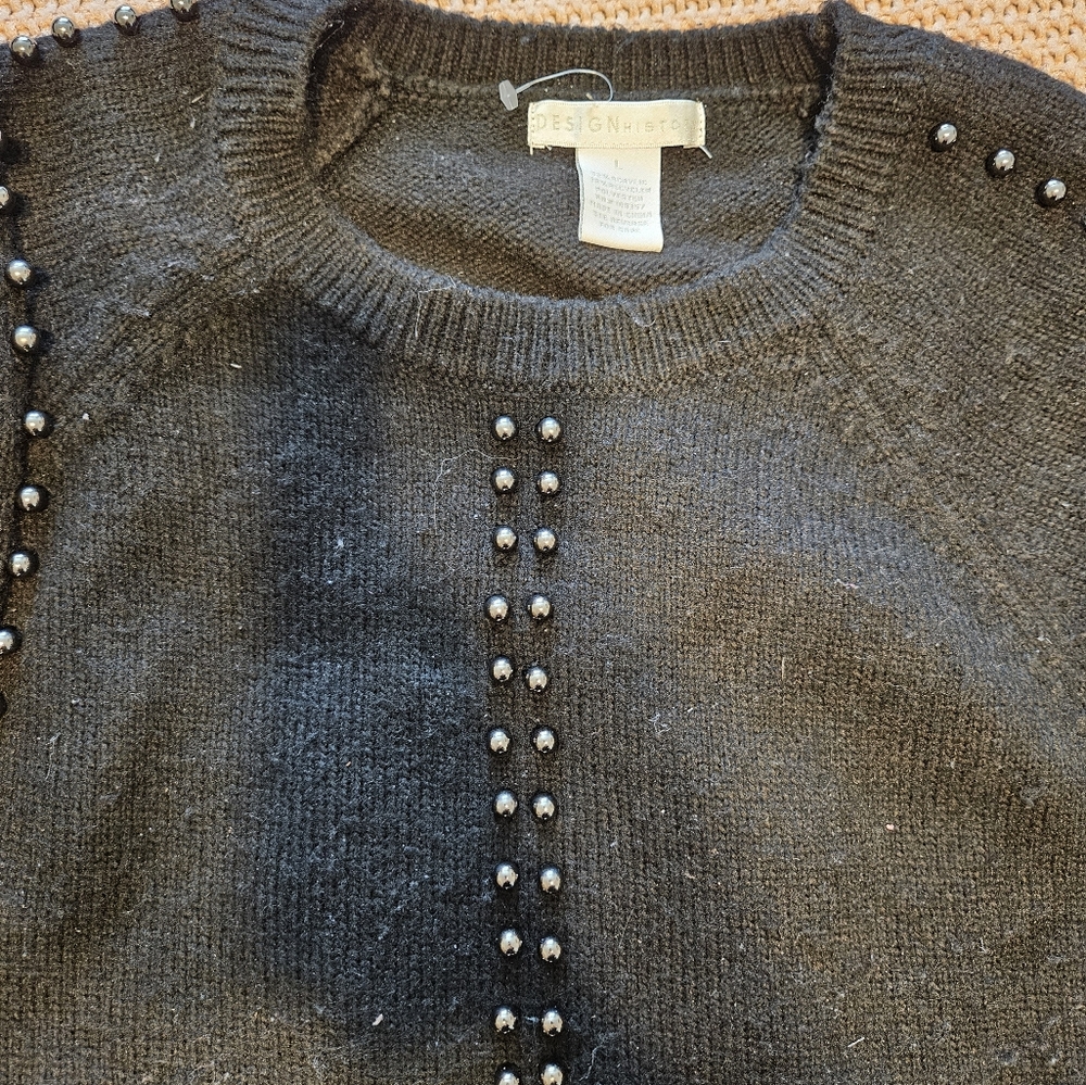 Sweater - Picture 4 of 4